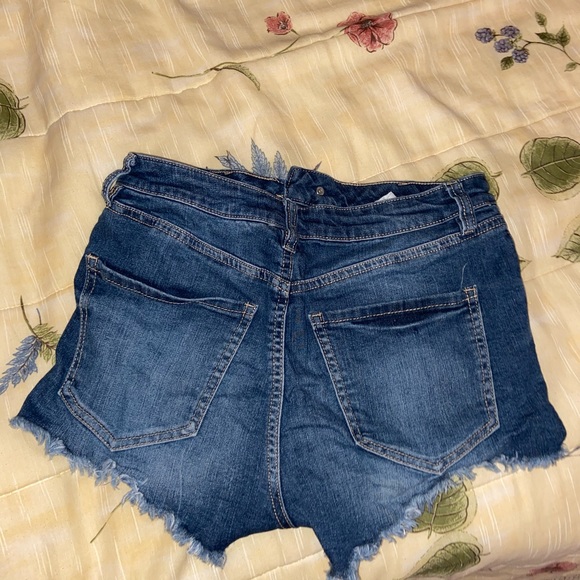 Refuge Jean Shorts - Picture 2 of 4